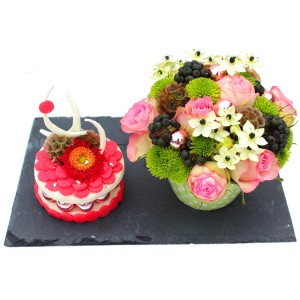 fleur de Noël: composition florale en forme de gâteaux de fleurs de Noël