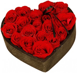 belles fleurs de saint valentin: coeur de roses rouges